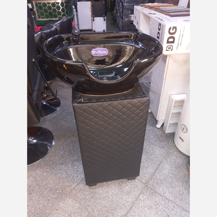 سر شور ایستاده بغل چرم به صورت پسکرایه می باشد