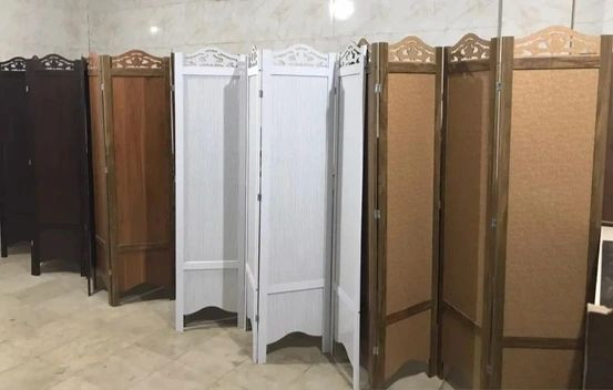 پارتیشن وپارواندرچهاررنگمشگیسفیدقهوهایوقهوهایسوختهبهصورتپسکرایهمیباشد